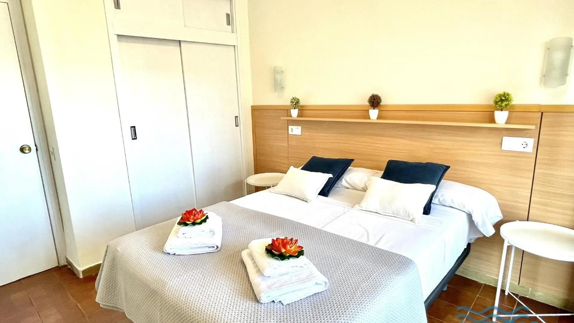 Apartbeach Sol Y Playa 245 Climatizado Vistas Piscina Lägenhet Salou 0*,  Spanien