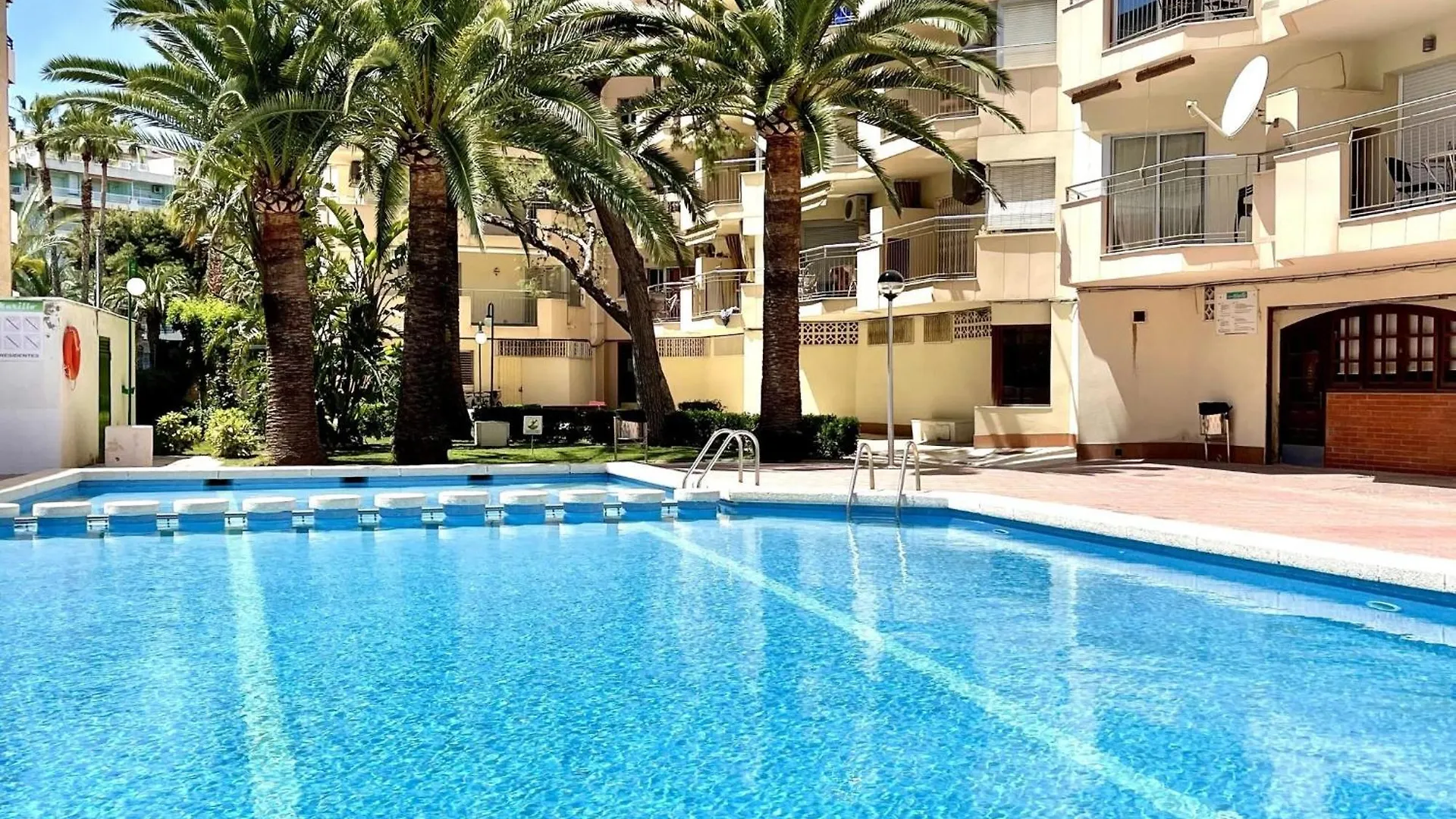 Apartbeach Sol Y Playa 245 Climatizado Vistas Piscina Lägenhet Salou Spanien